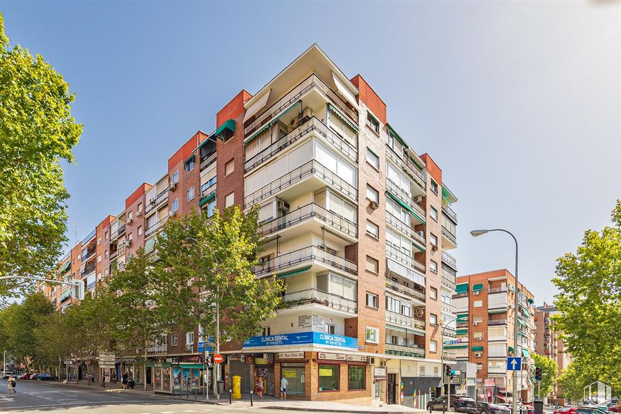 Local en alquiler en Calle Santa Hortensia, 23, Chamartín, Madrid, 28002 con edificio, cielo, durante el día, árbol, ventana, luz de la calle, bloque de pisos, diseño urbano, condominio y planta alrededor