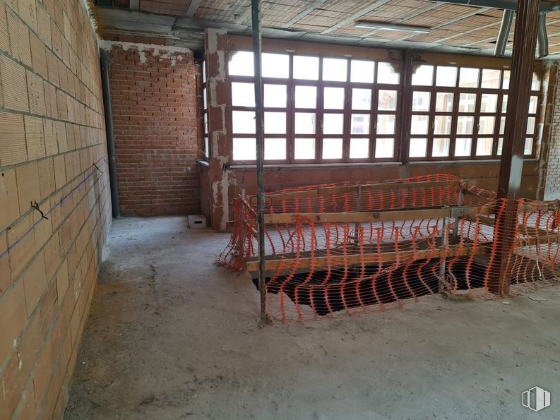 Local en venta en Calle Leopoldo López Infantes, Colmenar de Oreja, Madrid, 28380 con cama, ventana, madera, albañilería, ladrillo, casa, edificio, gas, rueda y viga alrededor