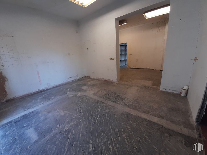 Local en venta en Calle Isidro Fernández, Fuencarral - El Pardo, Madrid, 28034 con propiedad, madera, accesorio, suelo, casa, suelos, puerta, edificio, madera dura y pintura alrededor