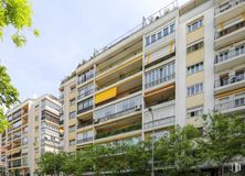 Retail for rent at Paseo Castellana, Chamartín, Madrid, 28046 with window, building, sky, tower block, urban design, house, neighbourhood, condominium, residential area and material property around