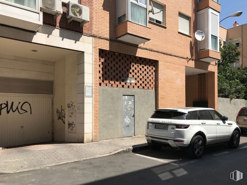 Local en venta en Paseo Perales, 62, La Latina, Madrid, 28011 con neumático, coche, luz de estacionamiento automotriz, rueda, vehículo terrestre, vehículo, ventana, edificio, iluminación automotriz y neumático automotriz alrededor