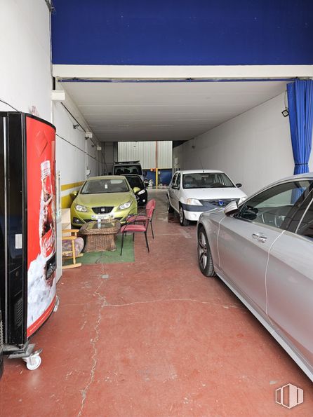 Industrial for sale at Avenida Ramón y Cajal, Yuncos, Toledo, 45210 with car, tire, wheel, door, window, automotive parking light, land vehicle, vehicle, motor vehicle and automotive lighting around