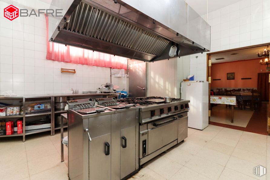 Nave en venta en Calle Duero, Mejorada del Campo, Madrid, 28840 con refrigerador, ebanistería, estufa de gas, cocina, encimera, aparato de cocina, cocina, interiorismo, placa de cocción y casa alrededor