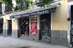 Retail for rent at Calle Argumosa, 14, Centro, Madrid, 28012 with building, door, tree, neighbourhood, sidewalk, font, facade, window, city and house around