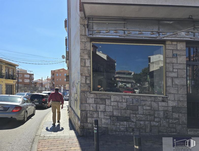 Retail for rent at Calle San Sebastián, Colmenar Viejo, Madrid, 28770 with car, pants, person, clothing, building, sky, vehicle, tire, wheel and road surface around