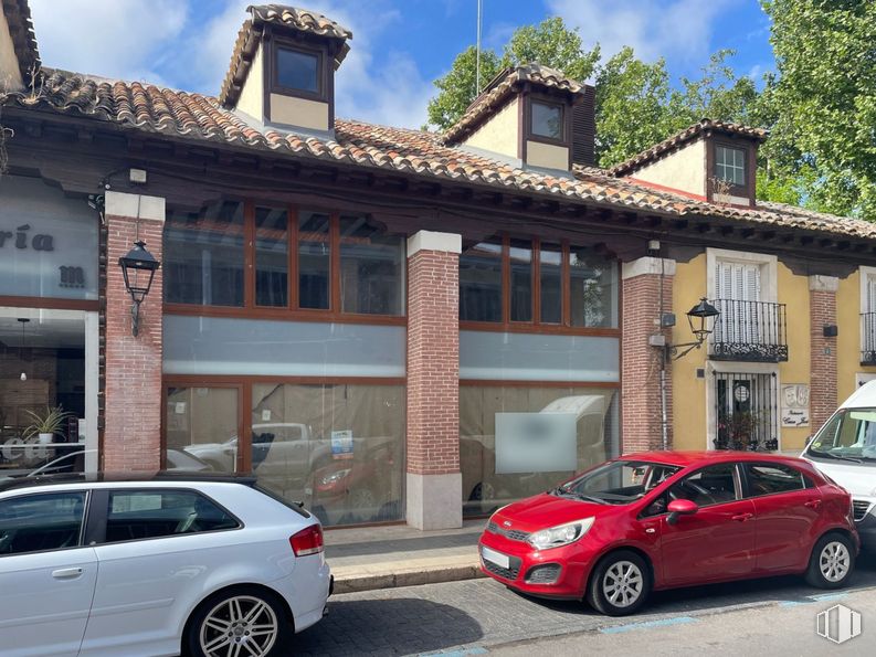 Local en alquiler en Calle Abastos, Aranjuez, Madrid, 28300 con coche, neumático, rueda, ventana, puerta, vehículo terrestre, vehículo, cielo, propiedad y nube alrededor