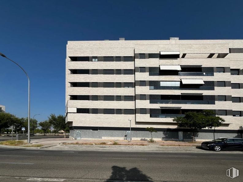 Local en alquiler en Avenida Gran Via del Sureste, Villa de Vallecas, Madrid, 28031 con coche, edificio, luz de la calle, cielo, árbol, casa, diseño urbano, ventana, vehículo y barrio alrededor