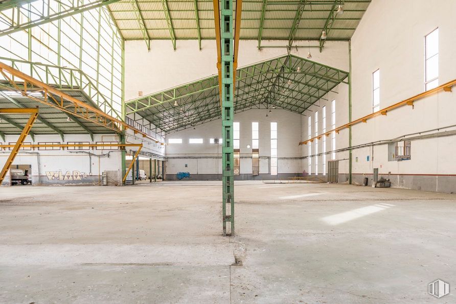 Industrial for sale at Carretera Madrid - Toledo, Olías del Rey, Toledo, 45280 with window, floor, composite material, ceiling, daylighting, building material, hall, steel, beam and electrical supply around