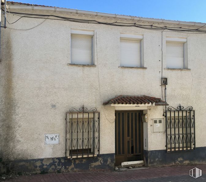 Suelo en venta en Calle San Miguel, 2, Talamanca de Jarama, Madrid, 28160 con ventana, puerta, propiedad, accesorio, madera, cielo, propiedad material, fachada, tintes y sombras y beige alrededor