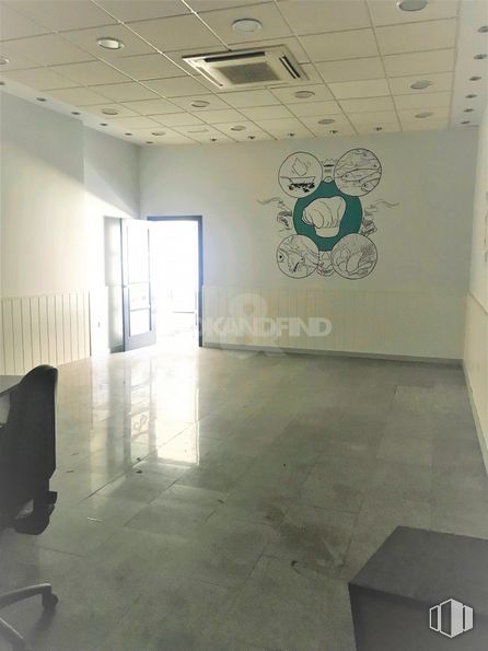 Retail for rent at Centro urbano, Talavera de la Reina, Toledo, 45600 with furniture, interior design, art, flooring, floor, wall, fixture, ceiling, space and event around