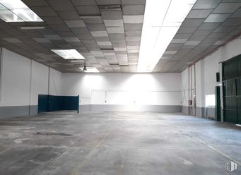 Industrial for rent at Calle Cortijo, 2, Villaverde, Madrid, 28021 with property, hall, interior design, fixture, flooring, floor, material property, composite material, shade and ceiling around