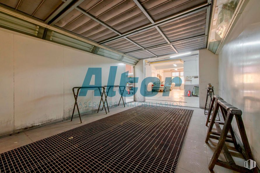 Local en venta en Calle Matilde Landa, Tetuán, Madrid, 28029 con edificio, alumbrado, hall, interiorismo, suelos, suelo, casa, línea, inmobiliario y arte alrededor