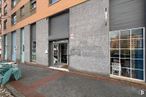 Retail for rent at Zona Las Tablas, Fuencarral - El Pardo, Madrid, 28050 with window, wall, composite material, concrete, brickwork, brick, sidewalk and building material around