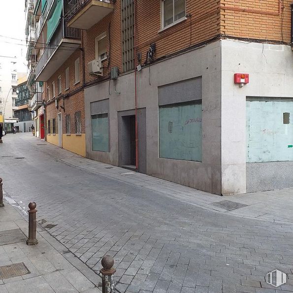 Local en venta en Calle del Clavel, Alcorcón, Madrid, 28921 con ventana, infraestructura, superficie de la carretera, edificio, asfalto, ladrillo, madera, acera, pared y espacio público alrededor