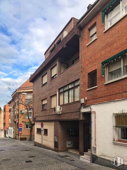 Retail for rent at Calle Escorial, 13, Las Rozas de Madrid, Madrid, 28230 with window, building, cloud, sky, property, fixture, wood, urban design, neighbourhood and road surface around