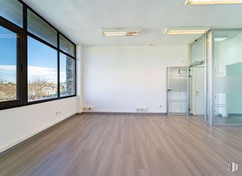 Office for rent at Camino Valladolid, Torrelodones, Madrid, 28250 with window, door, building, property, fixture, wood, interior design, hall, house and flooring around