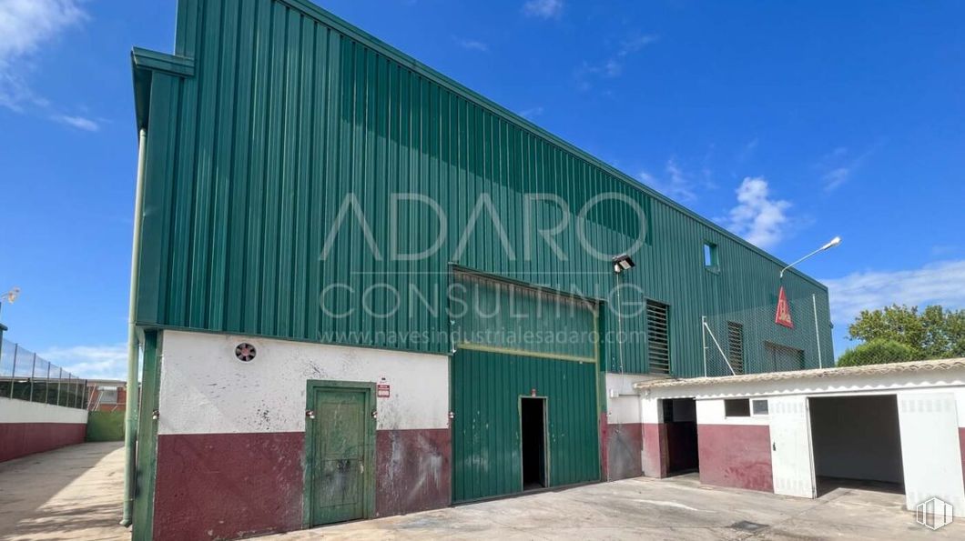 Nave en venta en Zona Industrial, Cobeña, Madrid, 28863 con puerta alrededor