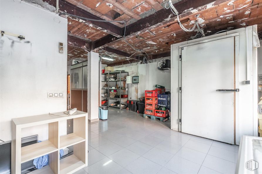 Local en venta en Calle Embajadores, 115, Arganzuela, Madrid, 28045 con puerta, mueble, edificio, arquitectura, interiorismo, diseño automovilístico, madera, suelo, suelos y pared alrededor