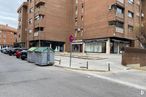 Retail for sale at Zona Santa Teresa, Toledo, 45004 with building, container, window, road surface, asphalt, urban design, thoroughfare, sidewalk, condominium and residential area around