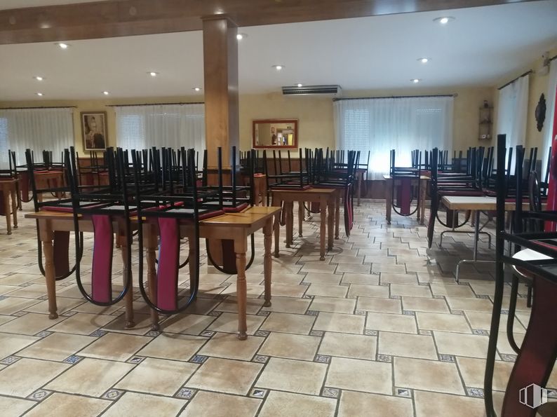 Retail for sale at Labajos, Labajos, Segovia, 40146 with table, furniture, property, chair, interior design, floor, flooring, hall, wood and hardwood around