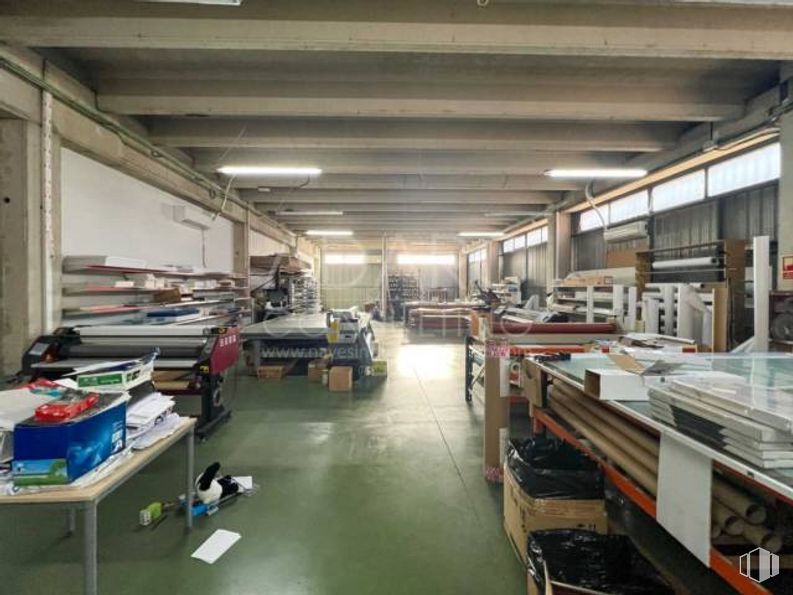 Nave en alquiler en Zona industrial Leganés, Leganés, Madrid, 28914 con mesa, mueble, publicación, estantería, libro, madera, estantería, suelos, ingeniería y estante alrededor