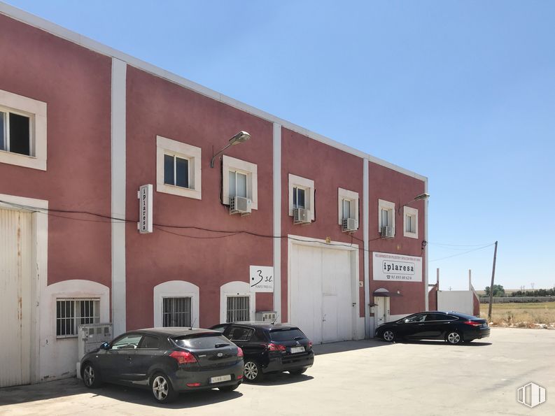 Nave en venta en Avenida Canteras, 98, Valdemoro, Madrid, 28341 con coche, ventana, edificio, luz de estacionamiento automotriz, rueda, neumático, cielo, vehículo terrestre, vehículo y propiedad alrededor