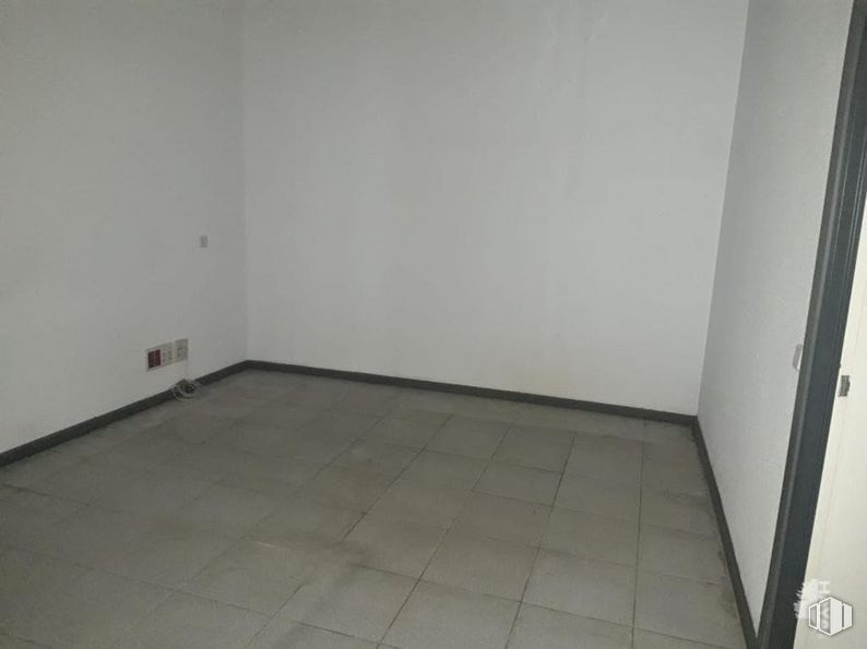 Local en venta en Calle Santa Teresa, Arganda del Rey, Madrid, 28500 con accesorio, madera, suelos, suelo, material compuesto, madera dura, rectángulo, hormigón, techo y suelo de baldosas alrededor