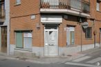 Retail for rent at Centro urbano, Manzanares el Real, Madrid, 28410 with door, window, building, brick, brickwork, wood, residential area, urban design, facade and real estate around