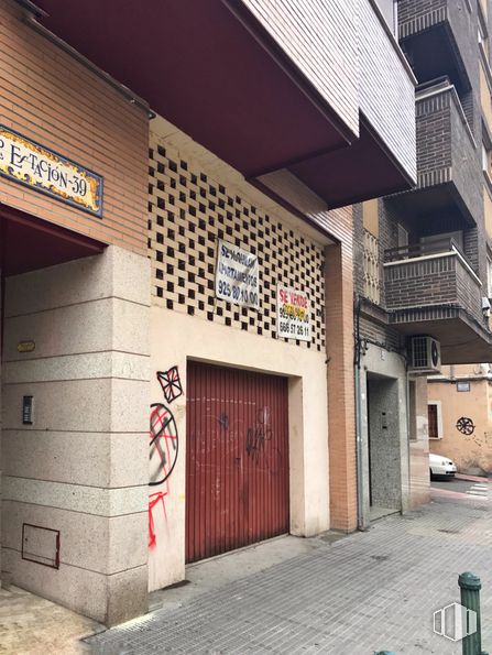 Retail for sale & for rent at Paseo Estación, 39, Talavera de la Reina, Toledo, 45600 with door, building, wood, road surface, asphalt, house, sidewalk, composite material, fixture and facade around