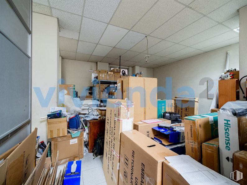 Local en venta en Paseo Virgen del Puerto, Arganzuela, Madrid, 28005 con caja de envío, caja, persona, envases de cartón, suelos, techo, suelo, materiales de embalaje, envasado y etiquetado y cartón alrededor