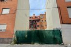 Land for sale at Calle Nuestra Señora de la Antigua, Carabanchel, Madrid, 28025 with window, building, wall, neighbourhood, residential area, urban design, human settlement, composite material, apartment and suburb around