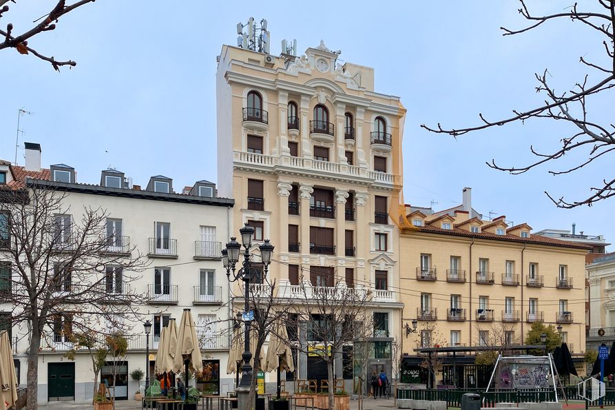 Local en alquiler en Plaza Santa Ana, 4, Centro, Madrid, 28012 con edificio, cielo, propiedad, ventana, árbol, diseño urbano, barrio, casa, planta y fachada alrededor