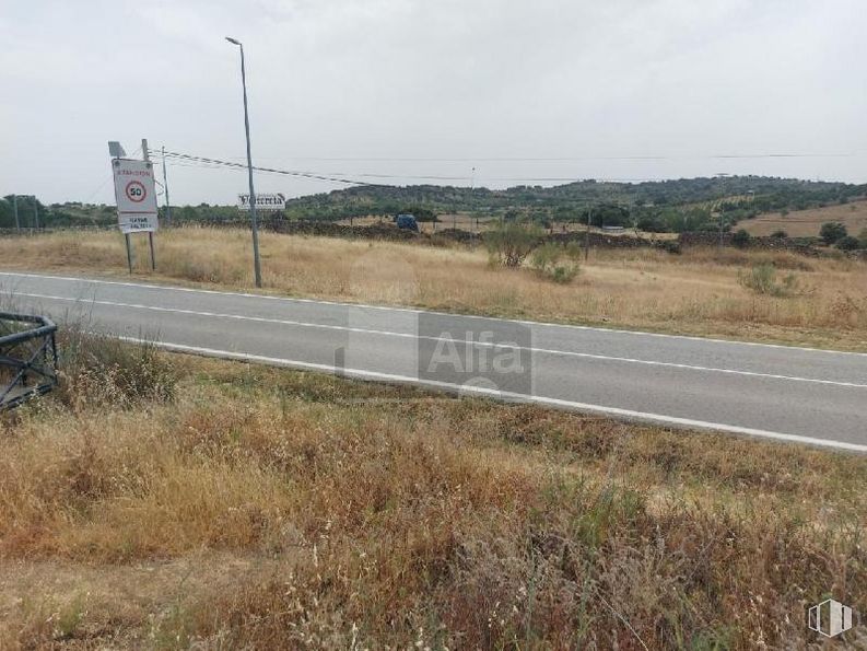 Suelo en venta en Avenida Madrid, Navas del Rey, Madrid, 28695 con cielo, comunidad de plantas, nube, planta, terreno, superficie de la carretera, asfalto, luz de la calle, vía pública y hierba alrededor