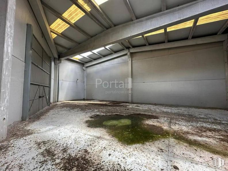 Industrial for sale at Polígono industrial El Viso de San Juan, El Viso de San Juan, Toledo, 45215 with asphalt, wood, road surface, floor, flooring, tints and shades, concrete, composite material, road and ceiling around