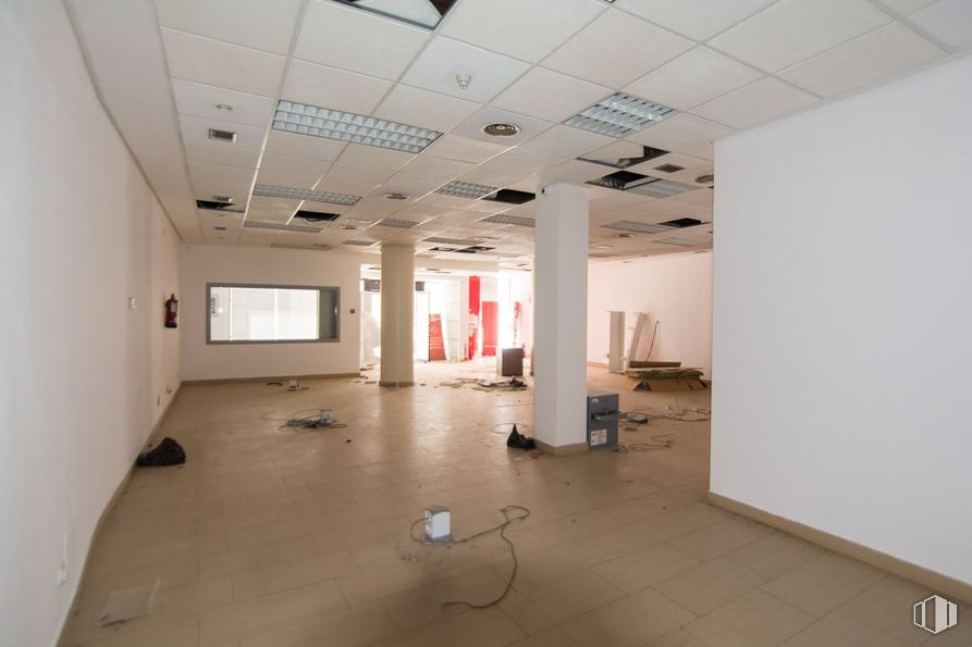 Retail for rent at Centro urbano, Torrijos, Toledo, 45500 with window, flooring, fixture, floor, art, hall, wood, space, ceiling and event around