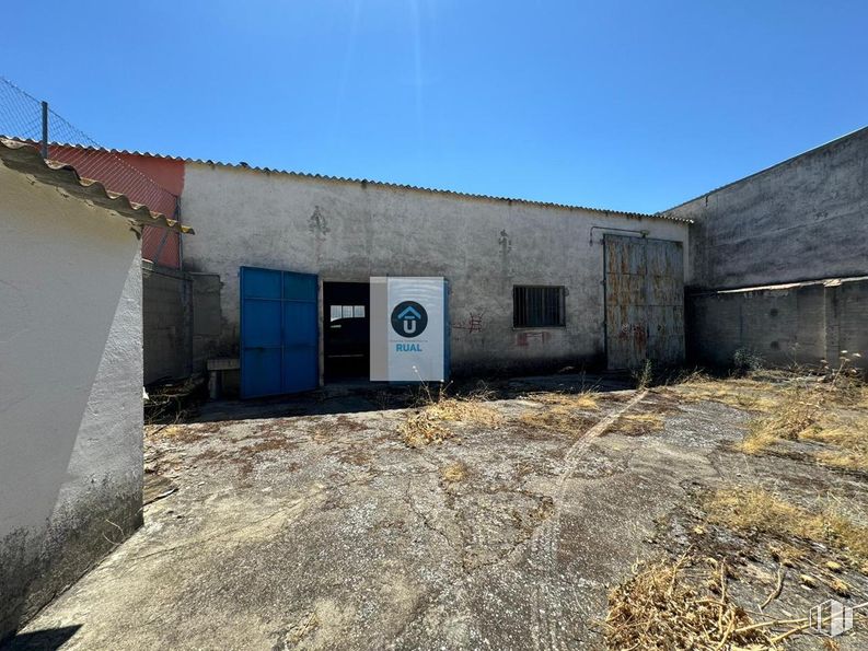 Nave en venta en Calle Real, Belvís de la Jara, Toledo, 45660 con cielo, propiedad, asfalto, ventana, superficie de la carretera, accesorio, material compuesto, fachada, paisaje y puerta alrededor