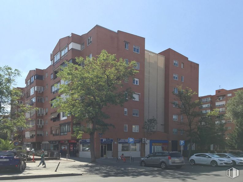 Local en venta en Avenida Santa Eugenia, 29, Villa de Vallecas, Madrid, 28031 con coche, edificio, zona urbana, apartamento, ciudad, barrio, zona residencial, condominio, diseño urbano y área metropolitana alrededor