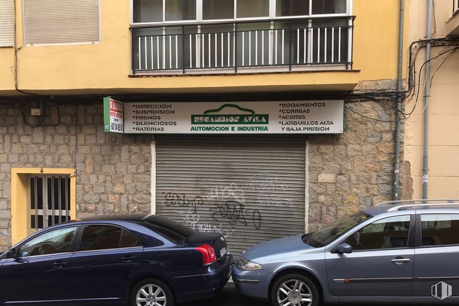 Retail for sale & for rent at Calle Fray Luis de San José, 4, Ávila, 05005 with wheel, tire, car, window, building, automotive parking light, land vehicle, vehicle, automotive side marker light and automotive tail & brake light around