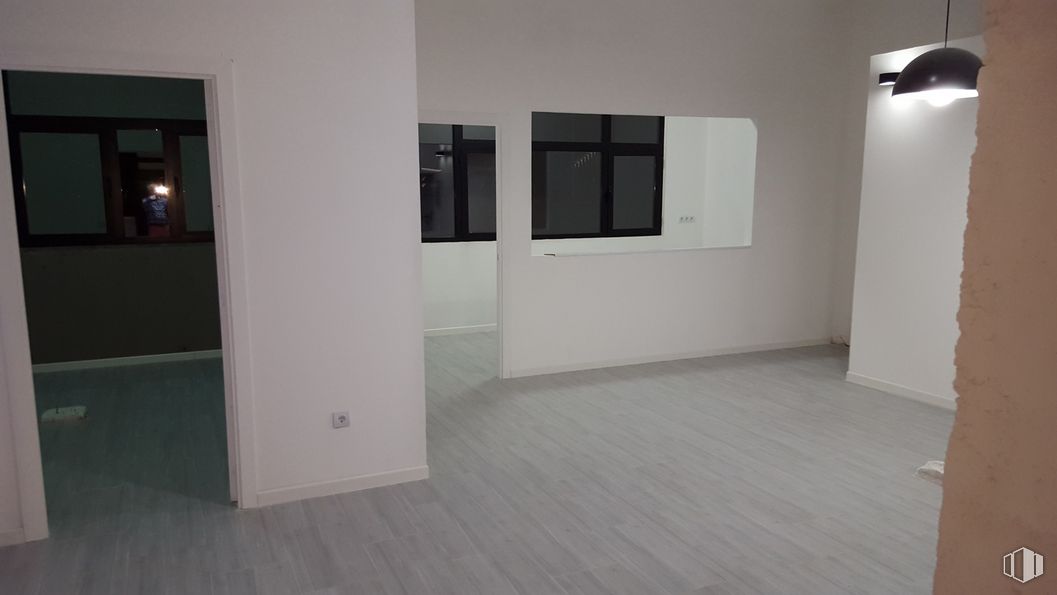 Oficina en venta en Calle Secoya, 14, Carabanchel, Madrid, 28054 con madera, gris, suelo, piso, entrada, accesorio, madera dura, rectángulo, techo y vidrio alrededor