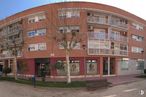 Retail for sale at Calle Fuentenovilla, 1, Alcalá de Henares, Madrid, 28802 with bench, building, window, plant, sky, urban design, neighbourhood, condominium, residential area and commercial building around