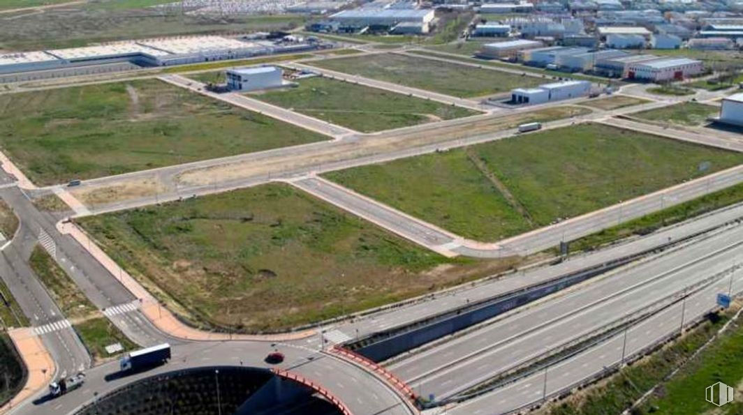 Suelo en venta en Polígono Industrial Pinto, Pinto, Madrid, 28320 con propiedad, infraestructura, centro de transporte, terreno, asfalto, vía, diseño urbano, paisaje, carretera y superficie de la carretera alrededor