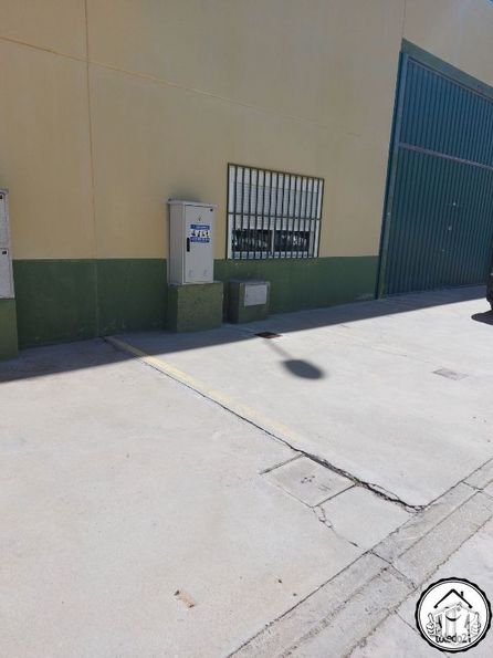 Industrial for sale at Camino Ciempozuelos, Seseña, Toledo, 45224 with property, road surface, asphalt, automotive tire, floor, flooring, gas, building, composite material and wood around