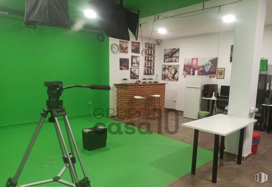 Retail for sale at Calle Cataluña, Getafe, Madrid, 28903 with table, tripod, furniture, lighting, building, flooring, floor, desk, shelf and event around