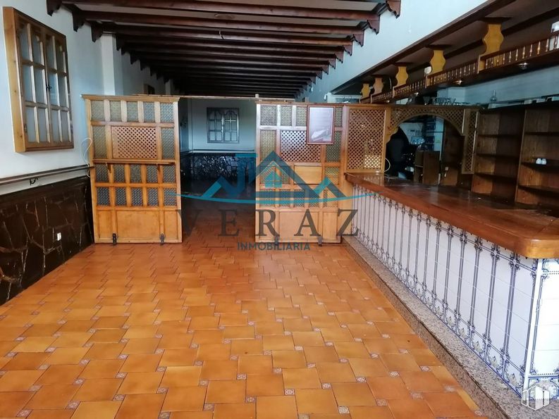 Retail for sale at Calle Joaquina Santander, Talavera de la Reina, Toledo, 45600 with wood, interior design, floor, flooring, hall, house, tile flooring, ceiling, hardwood and leisure around