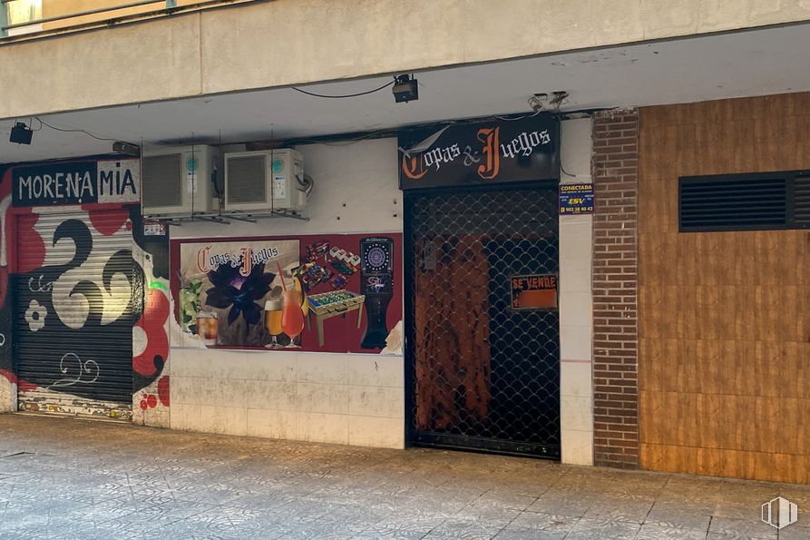 Local en venta en Avenida del Ejército, 3, Arganda del Rey, Madrid, 28500 con persona, póster, ventana, edificio, arte, barrio, pared, fuente, puerta y fachada alrededor