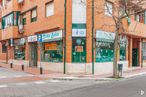 Local en venta en Avenida Ilustración, Velilla de San Antonio, Madrid, 28891 con edificio, ventana, superficie de la carretera, planta, diseño urbano, puerta, árbol, accesorio, barrio y casa alrededor