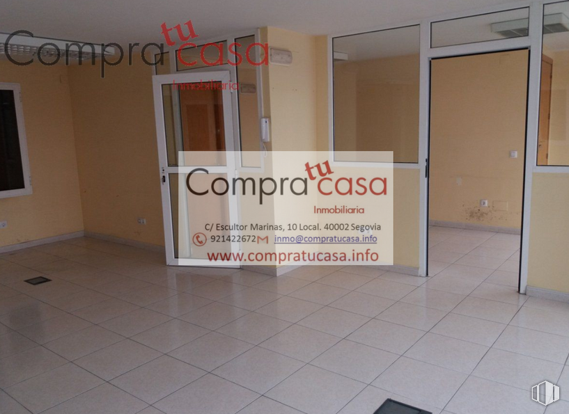 Industrial for sale at Polígono Industrial Nicomedes García , Valverde del Majano, Segovia, 40140 with mirror, fixture, floor, interior design, flooring, wall, real estate, font, facade and ceiling around