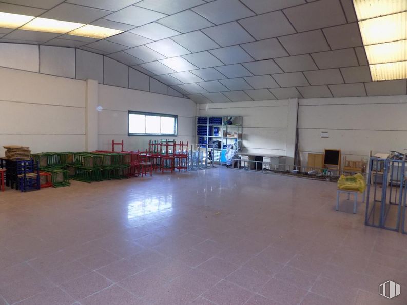 Industrial for sale at Avenida Naciones, Illescas, Toledo, 45200 with window, hall, floor, flooring, building, ceiling, field house, chair, leisure and sport venue around