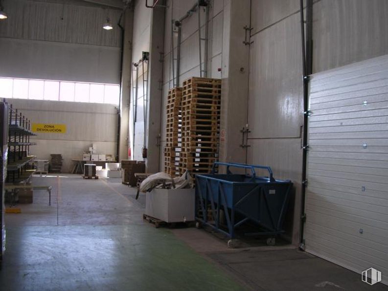 Industrial for sale at Carretera de Yepes a Ocaña, Ocaña, Toledo, 45300 with furniture, door, wood, flooring, floor, electricity, engineering, gas, machine and factory around