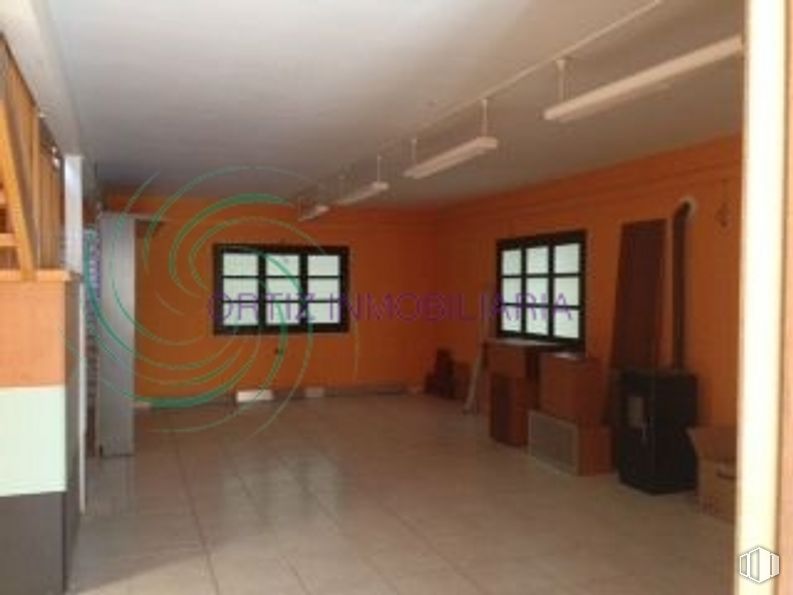 Industrial for sale & for rent at Carretera Alcázar, Cuenca, 16003 with window, property, fixture, wood, hall, floor, flooring, wood stain, ceiling and hardwood around